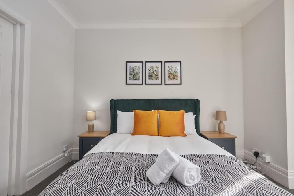 Cosy 3-Bedroom House In Seaham - Street Parking Экстерьер фото