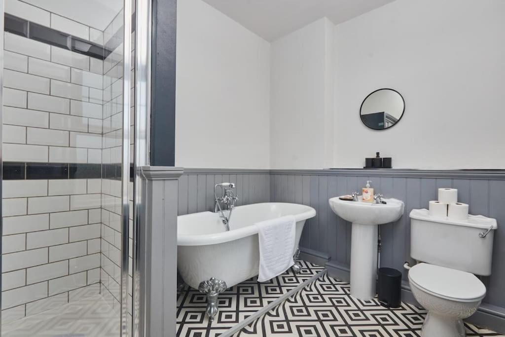 Cosy 3-Bedroom House In Seaham - Street Parking Экстерьер фото
